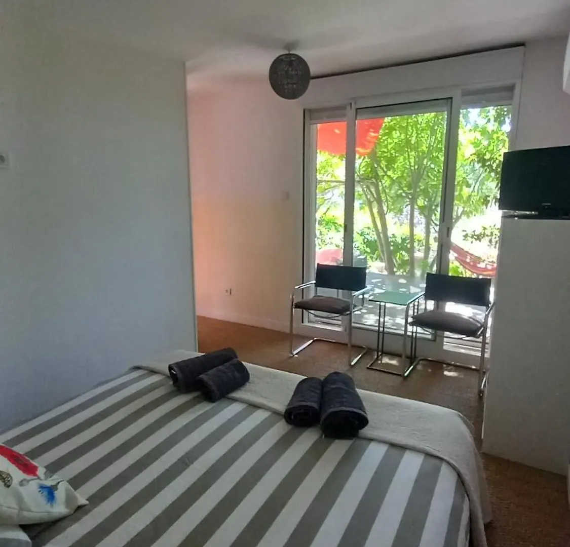 Kwatera prywatna Apartament Le Jardin De Sabine Éguilles