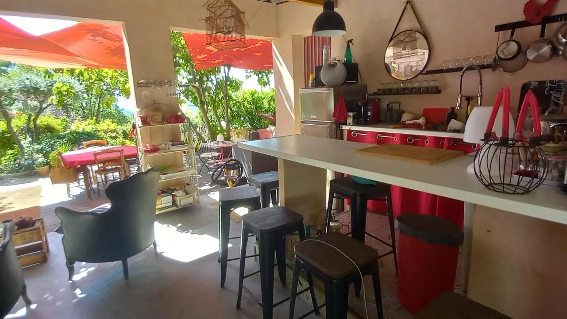 Homestay Le Jardin De Sabine Apartment Eguilles